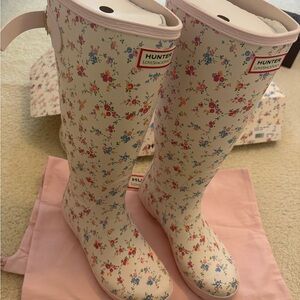 Hunter Lovesack Floral Print Boots